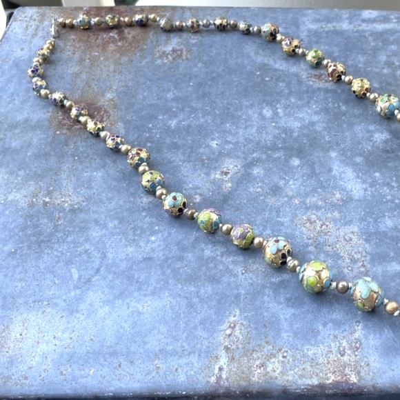 28" Vintage green, gold, blue Chinese Cloisonné Necklace - Picture 8 of 8